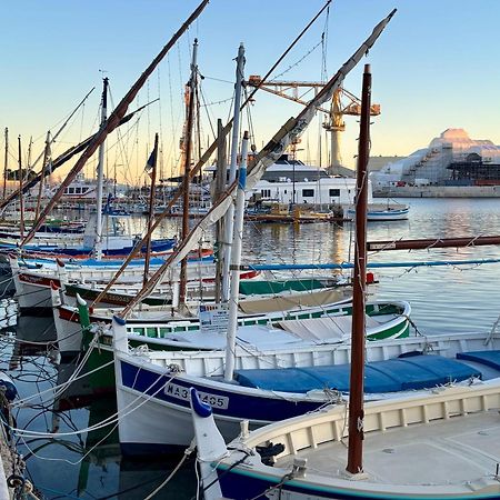 Aloha Climatise Parking By Laconciergerie13 La Ciotat Exterior photo